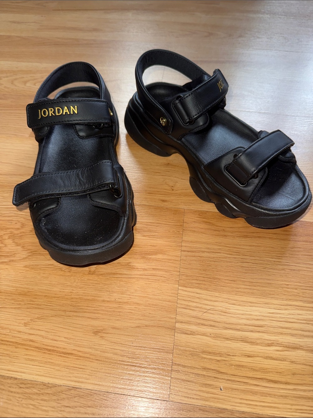 Jordan Women’s Black Adjustable Strap Sandals Platform Deja Size 8